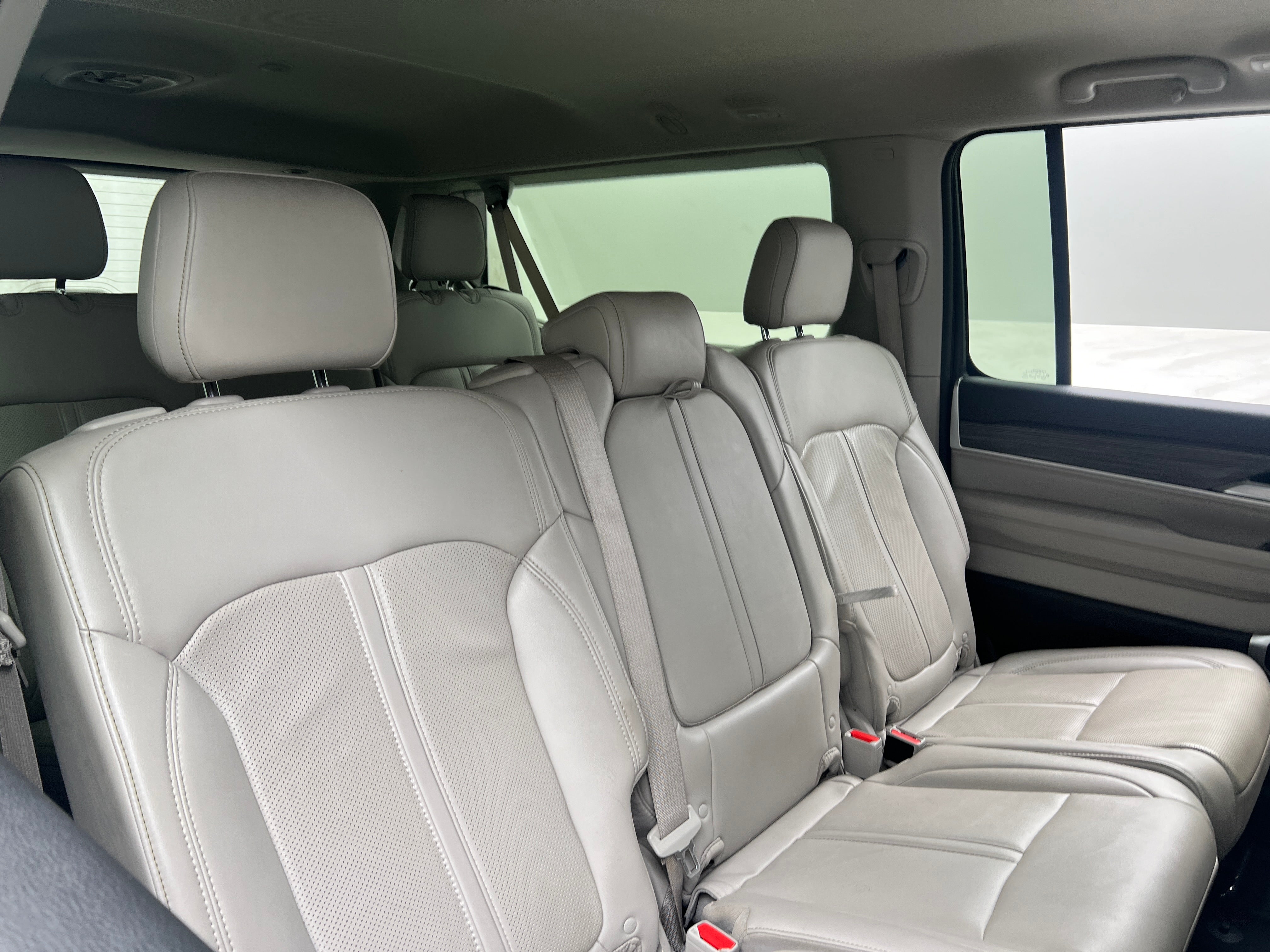 jeep wagoneer l 2023 1C4SJRBP2PS530599 image